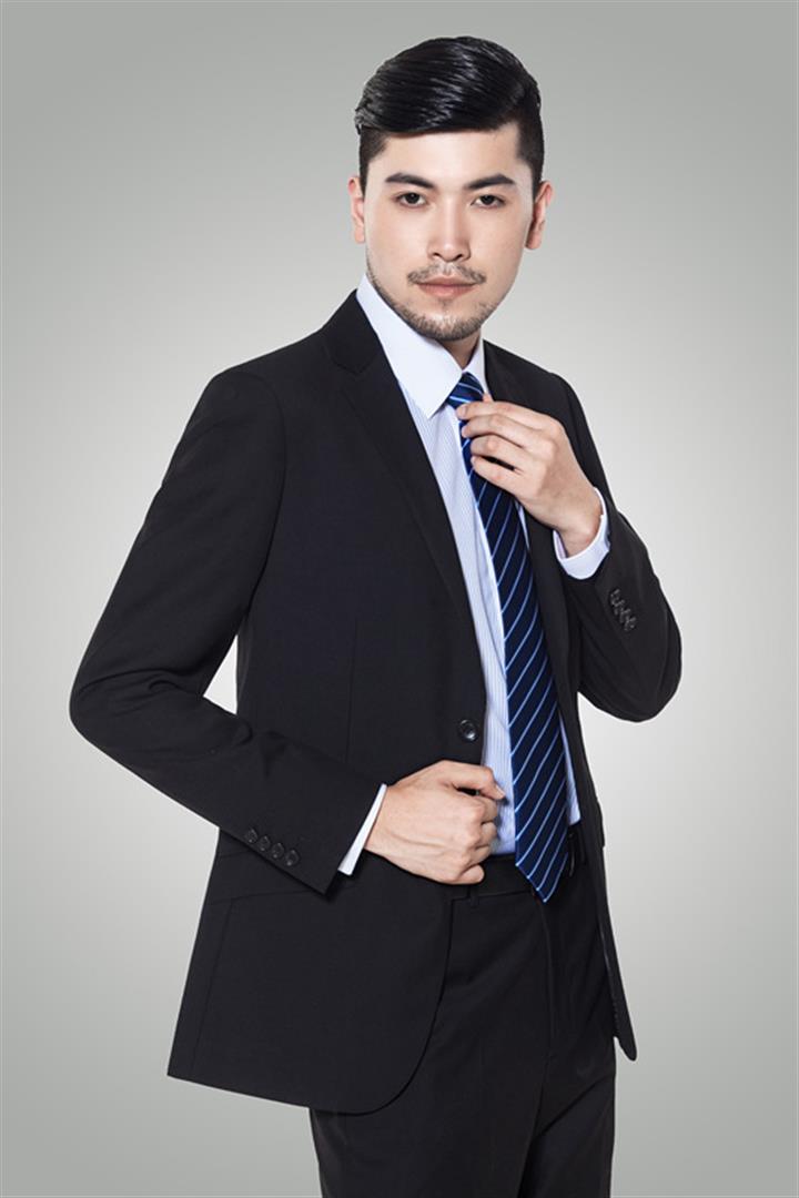 贺佳 剧本与叙事策划总监